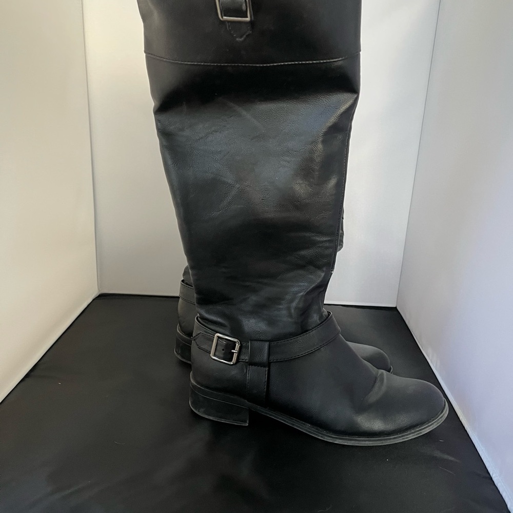 Boots - Picture 4 of 4